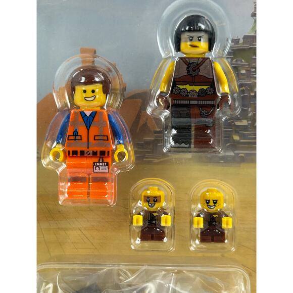 LEGO Movie 2 Minifigures Emmet & Lucy Set 853865 Sealed 48pcs - Picture 2 of 5